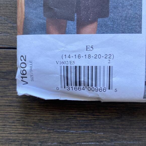 VOGUE PATTERN V1602 Paco Peralata Misses Top And Skirt UNCUT Size 14-22 - Picture 3 of 6